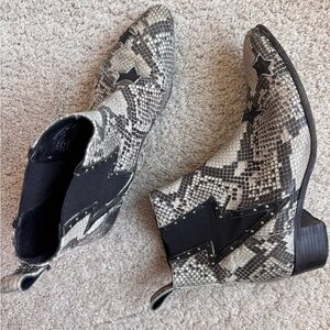 Nine West Black Beige Snake Print Star Studded Ankle Booties Leather Women 7.5 M